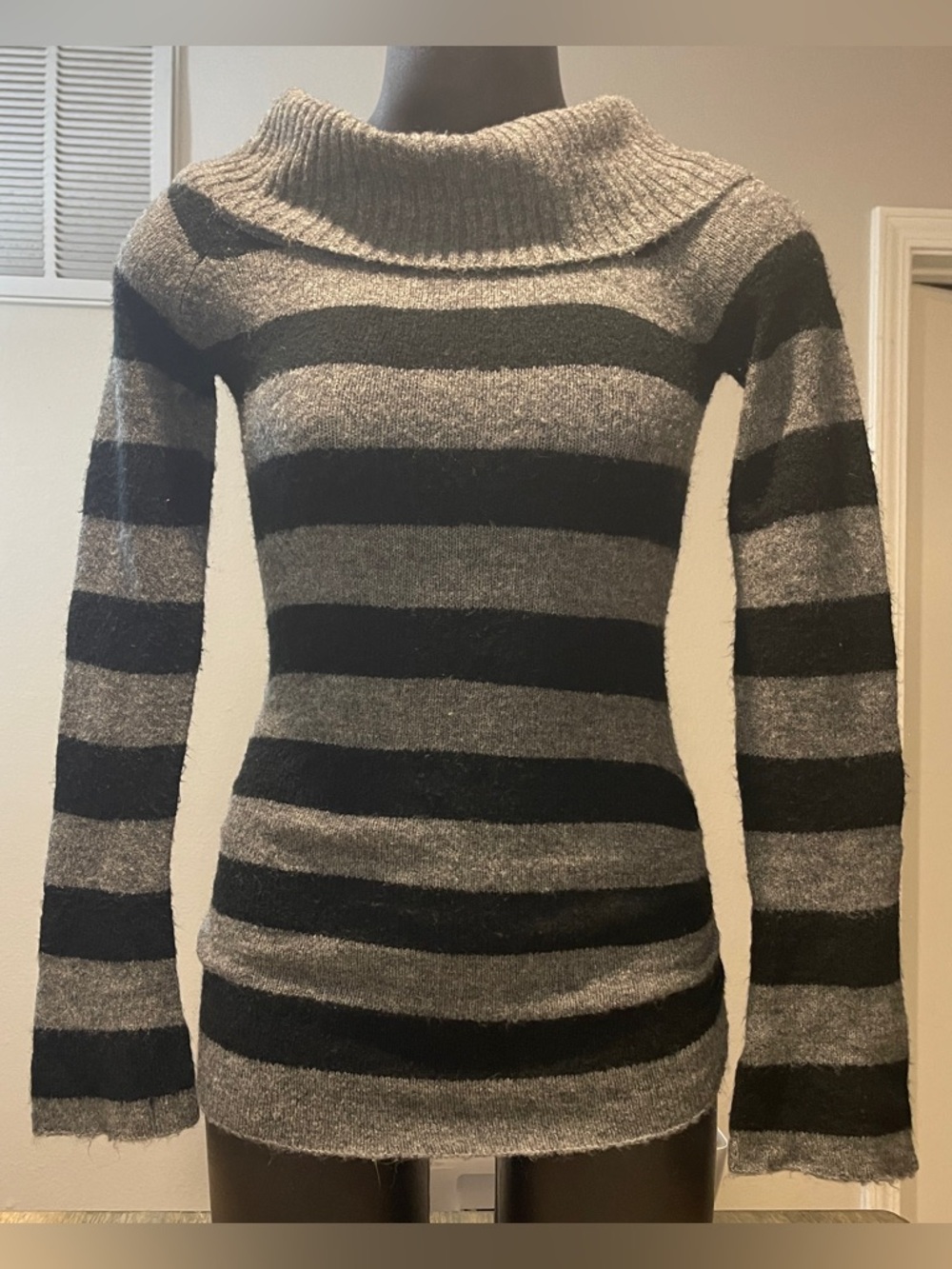 Love Rocks Striped Off-Shoulder Turtleneck Sweater in Gray and Black, Size Small
